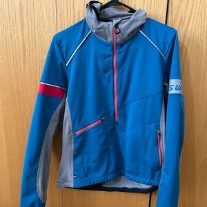 SWIX brand jacket/pullover style with hood for Nordic Skiing. Awesome layer!